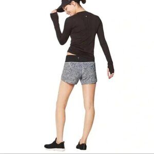 Lululemon Run Times Short (4-way Stretch 4") Ditsy Daisy White Black / Black